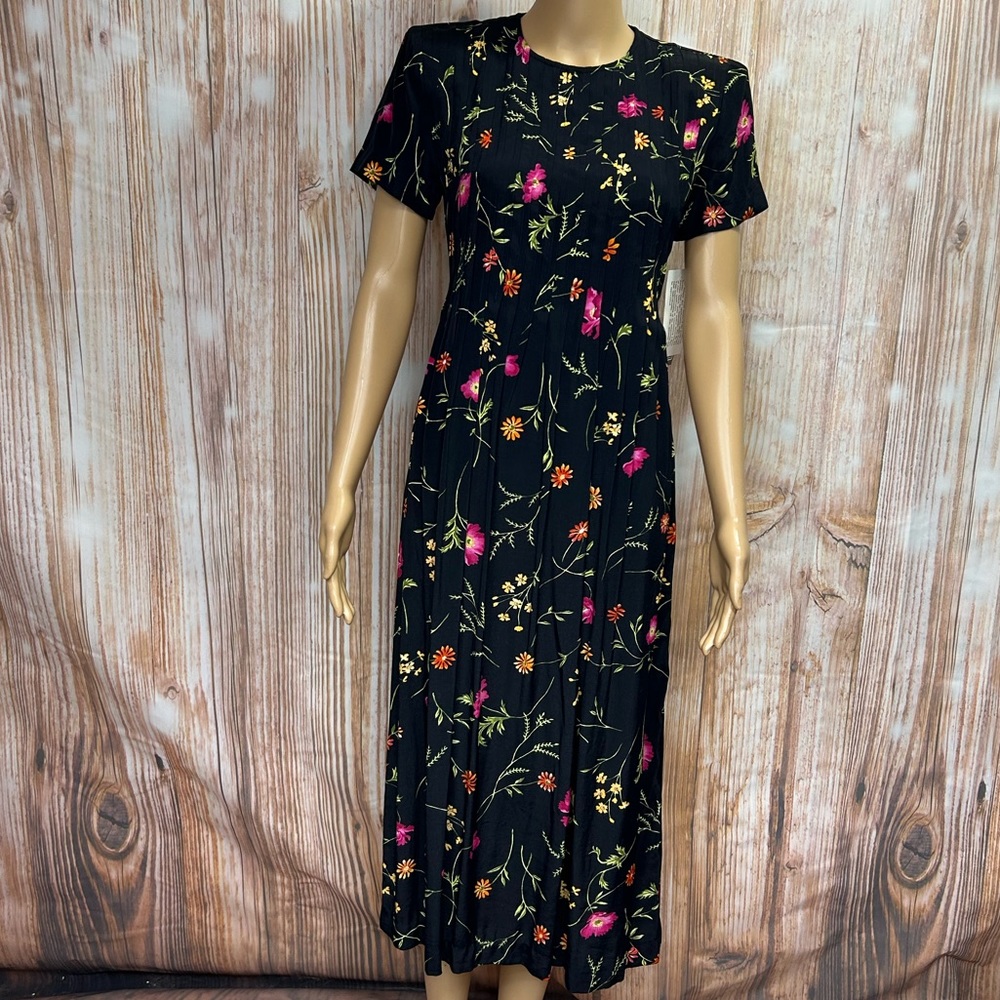 Positive Attitude‎ Vintage 90’s Floral Pintucked Midi Dress
